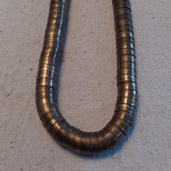 Vintage gold tone necklace - Picture 2 of 4